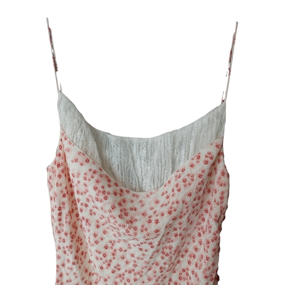 Chloe Floral Lace Spaghetti Strap Long Fitted Dress - Picture 5 of 14